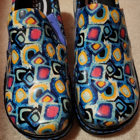 Klogs Footwear Naples Black with Geometric Pattern Nursing Shoes Size 7 - Picture 4 of 10